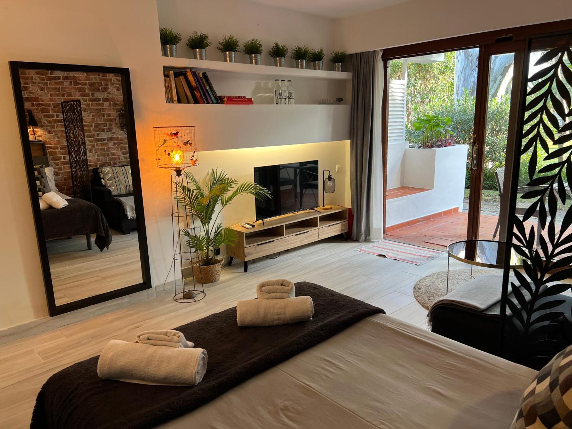Puerto Banus Pol Suite Y Hada Suite Marbella Eksteriør billede